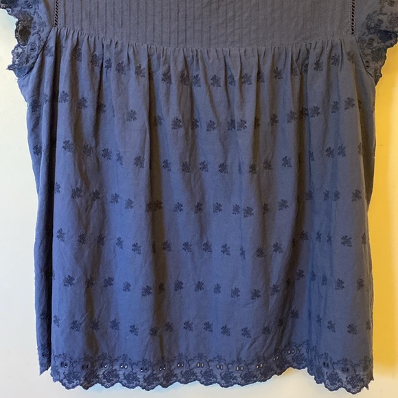 Caslon Navy Blue Embroidered Ruffle Short Sleeve Blouse Size PS - Picture 4 of 6